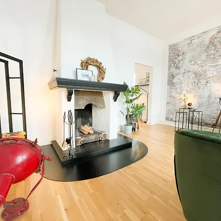 Altbauwohnung Mit Schleiblick - Erster Stock