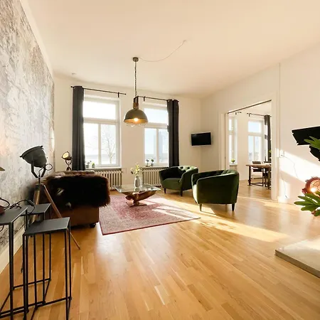 Lägenhet Altbauwohnung Mit Schleiblick - Erster Stock Schleswig