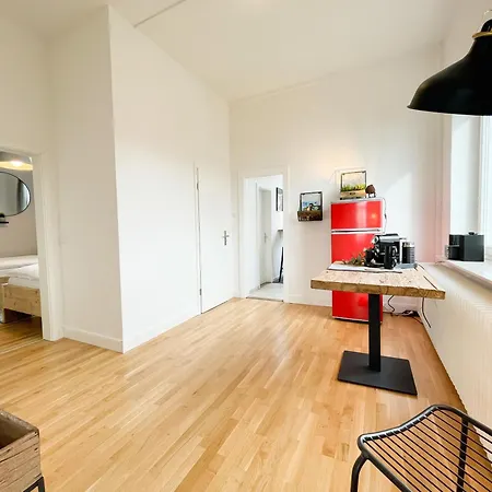 Altbauwohnung Mit Schleiblick - Erster Stock *