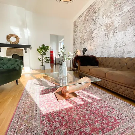 Altbauwohnung Mit Schleiblick - Erster Stock * Szlezwik